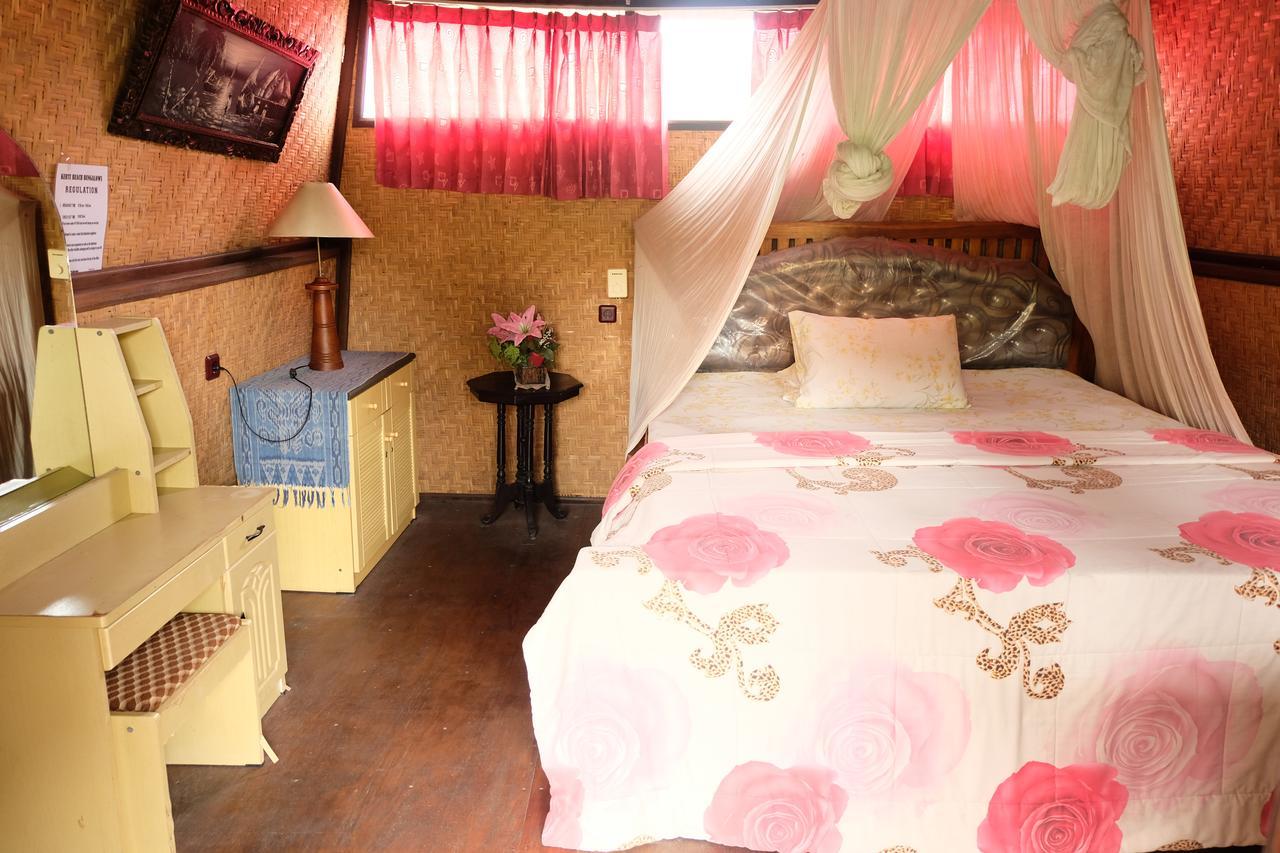 Kerti Beach Bungalow And Restaurant Padangbai  Ngoại thất bức ảnh